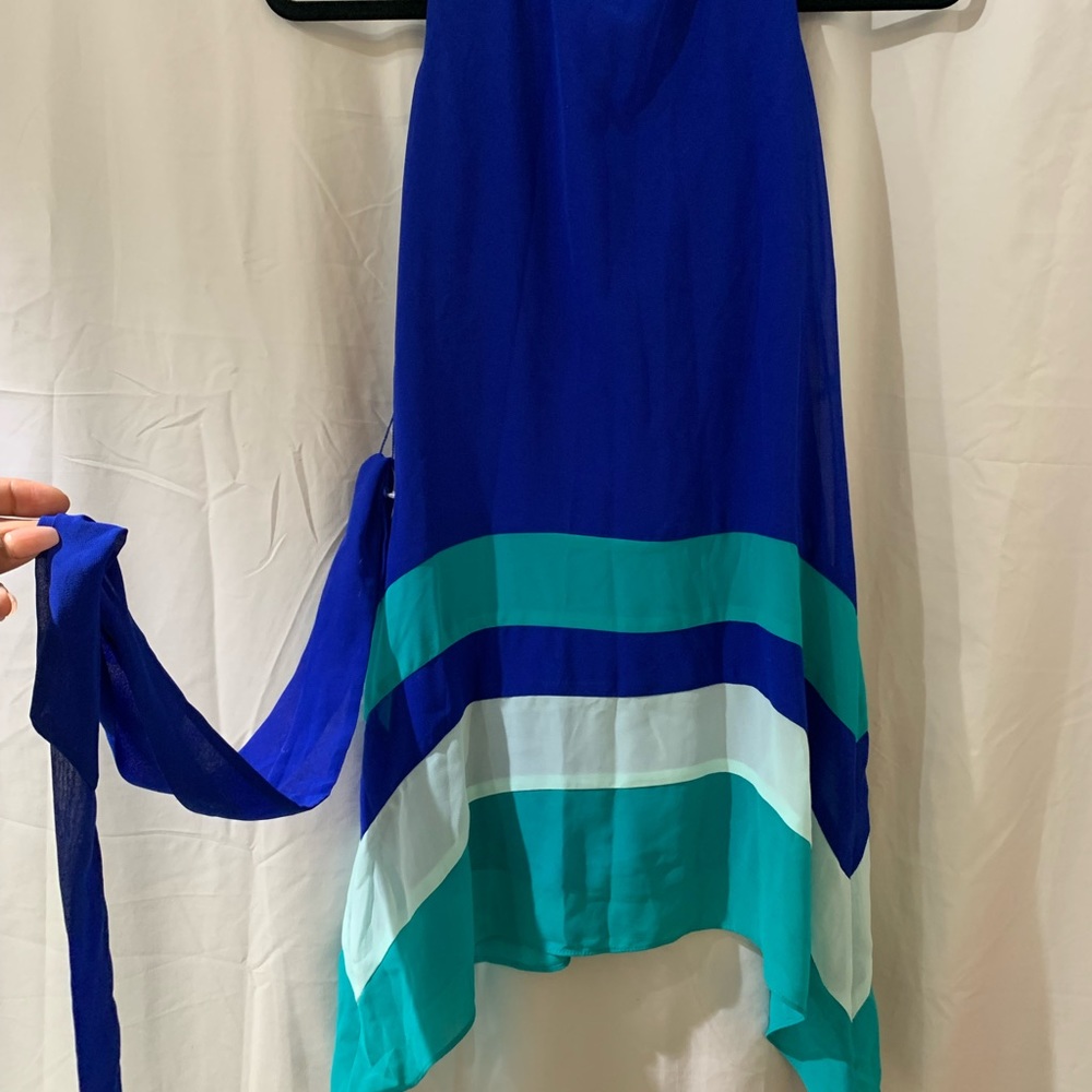 Flowy Dress - Picture 2 of 4